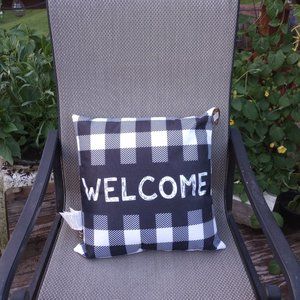Outdoor Briarwood Lane Pillow
